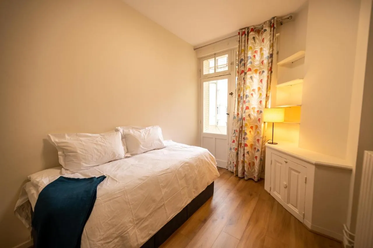 L'Annexe du Château Annecy 0*,
